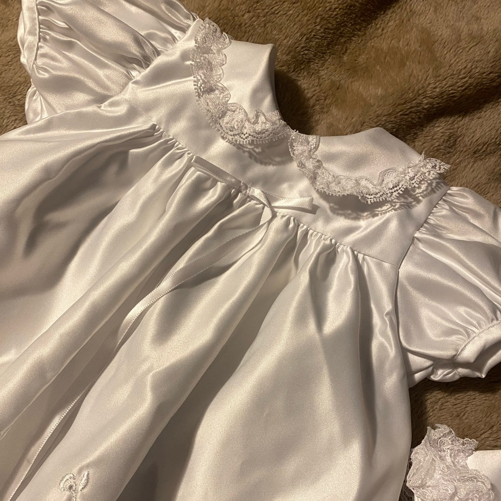 White gown and bonnet set christening baptism dedication - Picture 2 of 3